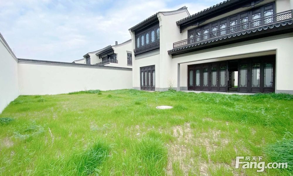 西太湖绿城江南里别墅边户大面宽带200平大院子快2年急售