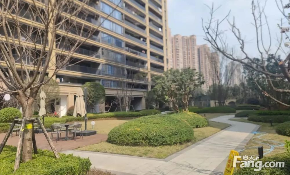 当居住融入环境,心也随之淡定,成都天府新区华府城投绿城诚园二手房