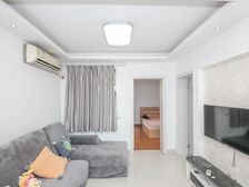 崮山小区,一室一厅,有阳台,位置安静,诚意出售,看房方便