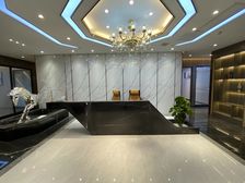 莱蒙都会 豪装带家具带厨房 大师设计 双面采光 办公接待一体