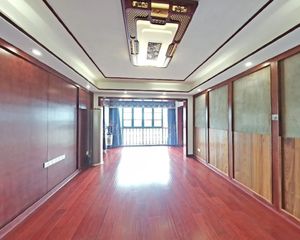 辉煌家园 精装4房 拎包入住