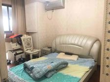 保利香槟国际小区环境好,出入方便,人车分流,临近地铁和,