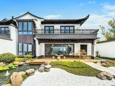 蓝城中式合院,小区中间位置,3套房,花园200平米,随时看房