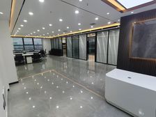 繁华商圈 文化产业大厦 正对电梯口 电动双开门 家具全齐