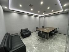 地铁口翠林大厦丨236平豪装带家具丨空调自控办公舒适丨随时看