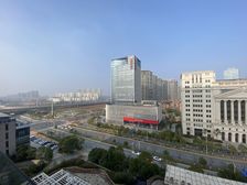 新出莱蒙三期丨120平房东配家具丨空调自控性价比高丨免费停车