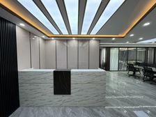 红谷滩万达中心丨240平精装带家具丨4加20人大厅丨租金美丽