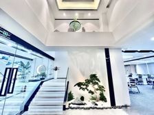 环球中心超大气前台丨6隔间70工位丨高区双面采光 全面通透