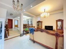 新出联排东边套,花园150平,双车位,南进门北花园,赠地下室