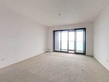 地铁口 双实.验 花样年禧悦 通透大四房 景观层 房主急售