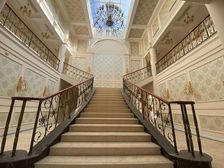 财富公馆!景观临湖公园位置,二次装修,前后左右院大,