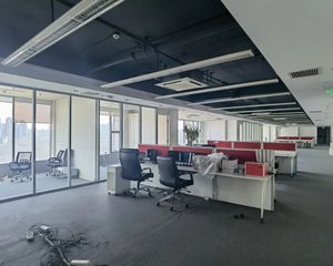 观湖国际 整层连层出售 70年公寓产权 8个本/层 可整可分
