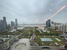 红谷滩甲级写字楼 绿地中央广场 1000平精装 租45每平米