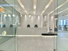 朝阳门商圈 丰联广场 精装修带家具 高区正对电梯 特价出租