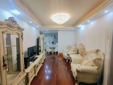 凤尾楼层丨房型正气 凤尾楼层精装修全送,地铁口600M,