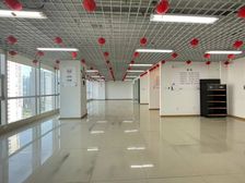 地铁口!电梯口!落地窗采光超好 中恒东胜嘉和250平好停车