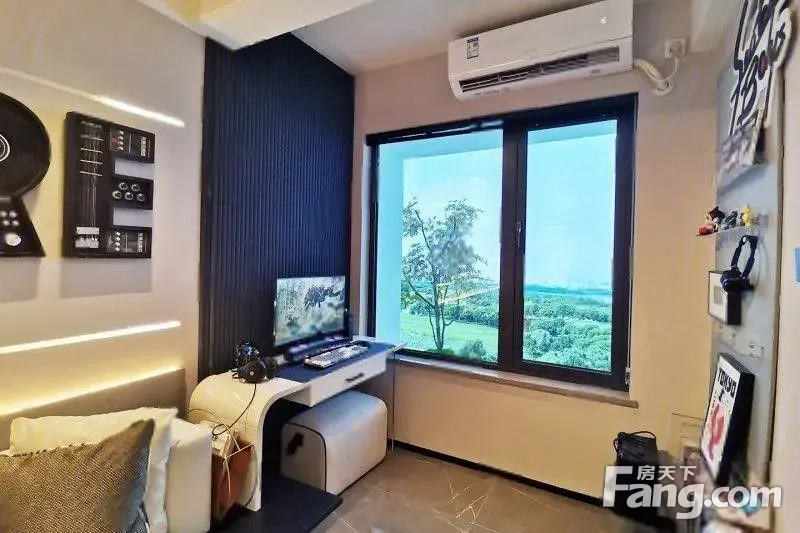 环东海域央企开发，首付16万 精装两房，地铁旁。享团购