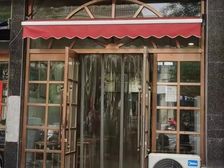 小区门口正对面纯一楼全业态商铺低价急售