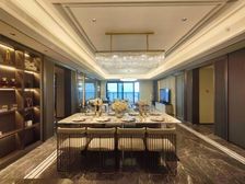 一手现房 来电8折 实用350平 大阳台 4梯4户南北通透