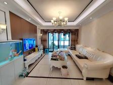 师大附中 急售装修家电全送)房东要求不亏就好 绿地外滩