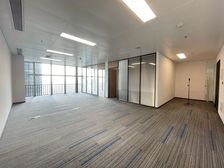 番禺万博高端写字楼 164方 双隔间 实用率高 随时可看