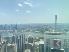 62楼的办公室 饱览江景与花城广场中轴线 正对电梯口