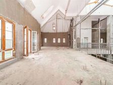 物业租售 房源齐全 水系萦绕草坪1800平