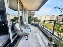 新上!豪装带中央空调地暖!三梯二户!南北通透!视野开阔!