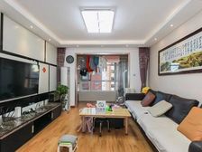 在寂静中品味,在喧闹中生活,此房安闲舒适,是您的选择!