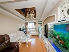 张江·精装三房双子塔旁,中间楼层,雪曲房看房方便