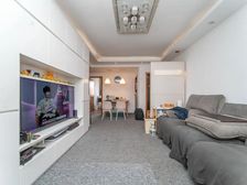 精装修,中心位置,房源采光极好,南北通透,业主诚意出售!!!