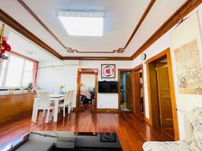 新出地铁口精装三房,全明户型,低楼层,满五税费少,拎包入住