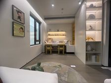 朝阳、特价出售朝阳四环 精装洋房 紧邻地铁 多元成熟配套包围