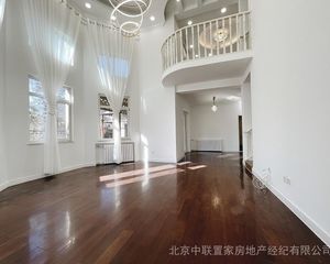 名都园独栋四期边户 采光贼拉好 对面是会所 原值高