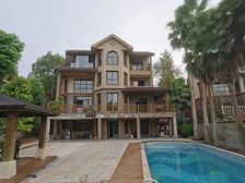 西郊庄园豪装大别墅,一线临湖,花园一亩多还送大露台,拎包入住