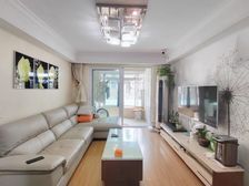 上坤旭辉墅(公寓)中间楼层户型方正采光好带家具家电