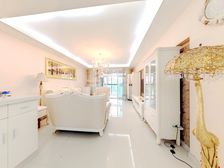 富华苑-黄金楼层,精装可拎包入住,3室2厅2卫.有车位采光好