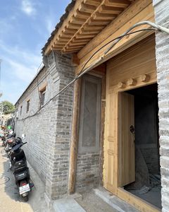 东四 全新翻建 四合院 带车位 双整齐 户型方正无缺角