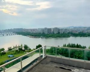 (一线江景顶复:带两个大露台)君湾中心,四面环水,君临天下