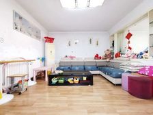 新出三室两厅两卫,位于中中间位置,带储藏室,房龄新,急售