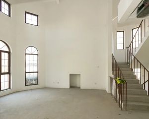 北京壹号庄园(东方普罗旺斯)客厅跳空 花园方正 位置好采光