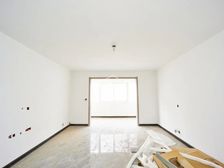 南北通透4房! 中间楼层!精装修未住人!