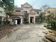 凤鸣苑360方靠湖别墅 带550方花园有加建茶室半毛坯装修