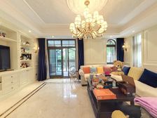 纯别墅小区,户型方正,花园大,保养好。