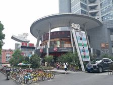 适合棋牌,足浴SPA,隔壁就是酒吧和ktv,低租金,房型好