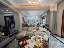 此房坐北朝南,全明户型,南北正通,格局相当漂亮 金地都会艺境