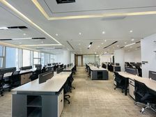 珠江新城 南雅中和广场 电梯口望江单位 珠江上盖的临江大楼