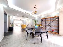 中海九号公馆 190平 四房 带车位 4室2厅 南 北