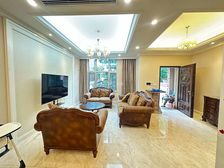 贝尚湾溪谷墅 统一装修 近地铁 已买急售 带花园和车库