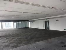 国际金融中心795平简单装修四隔间独立空调西北朝向